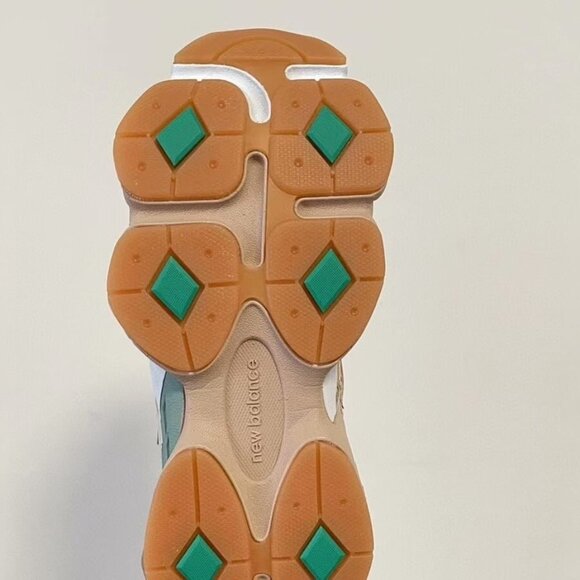 New balances 9060 Women's Sneakers - Picture 5 of 5